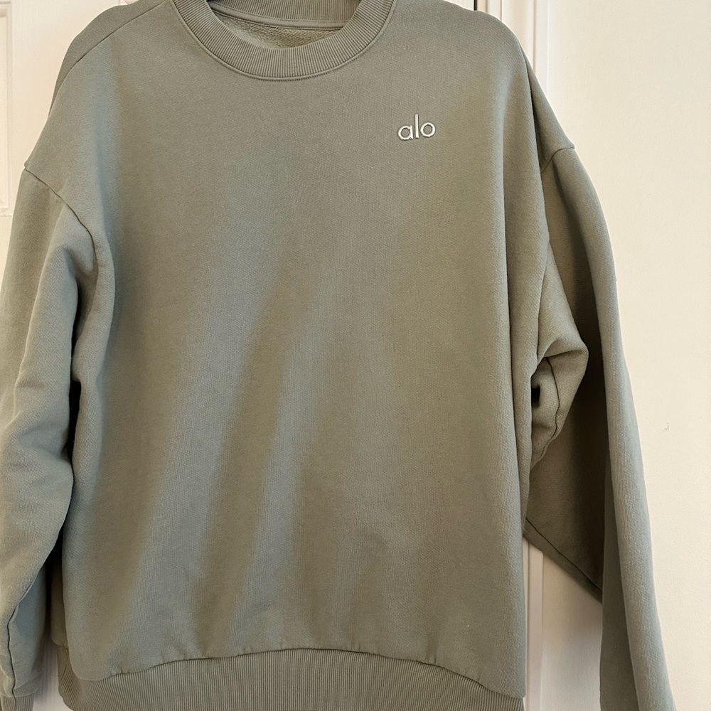 ALO Yoga Sage Green Crewneck Sweatshirt - Picture 4 of 4